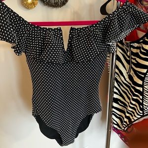 Red Carter NWOT XS/4